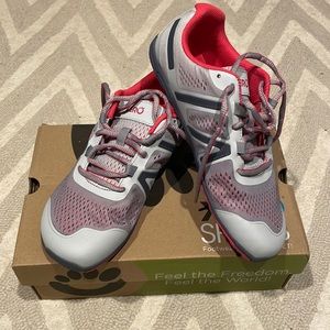 Women’s Xero HFS-w size 8 running shoes